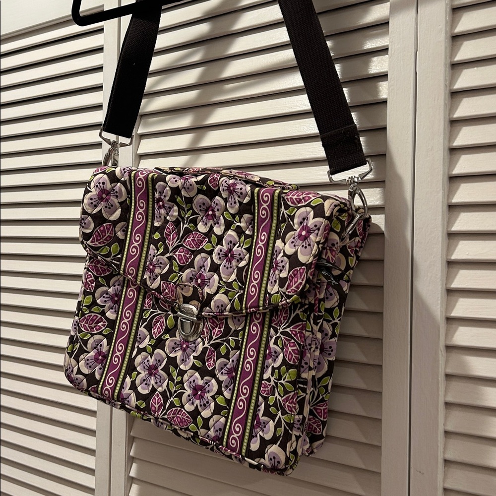 Vera Bradley, vintage business/valise type. Comes with a detachable strap - Picture 4 of 16
